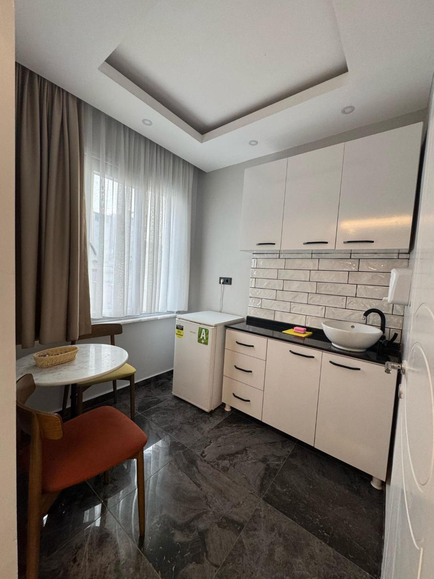 Bguest Hotel & Residence Истанбул Екстериор снимка